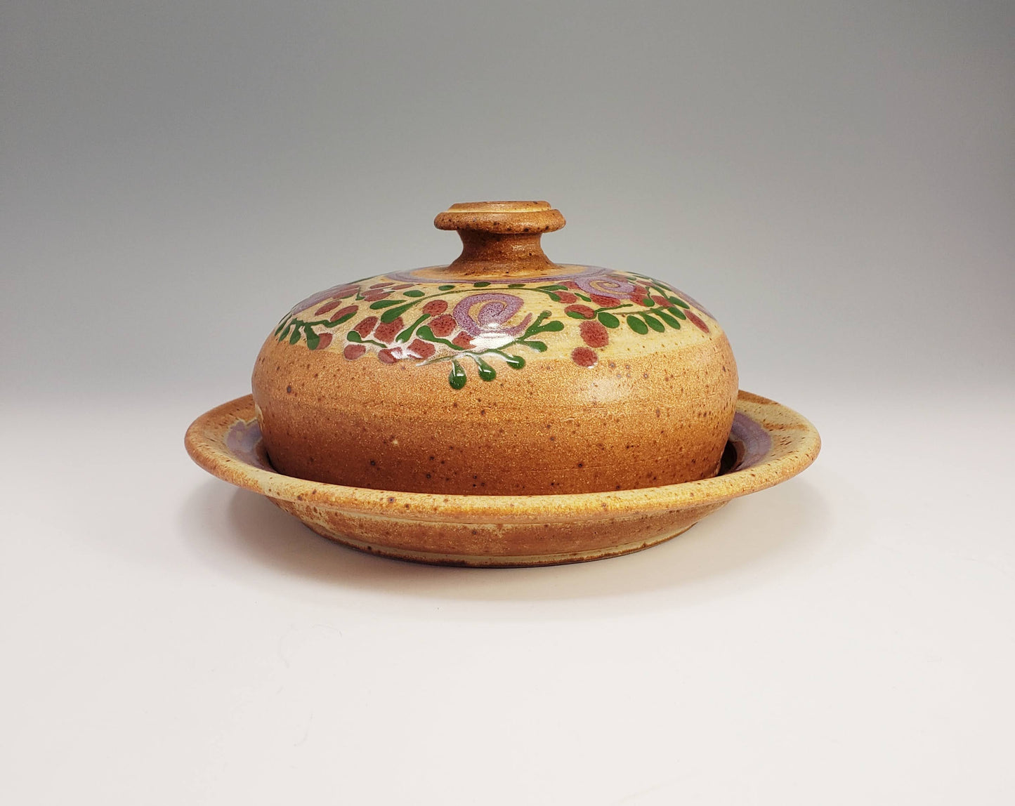 Covered Butter Dish / Cheese Dish